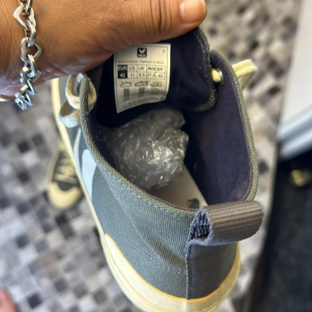 Veja Nova High Top Sneaker size 11 - Picture 7 of 7